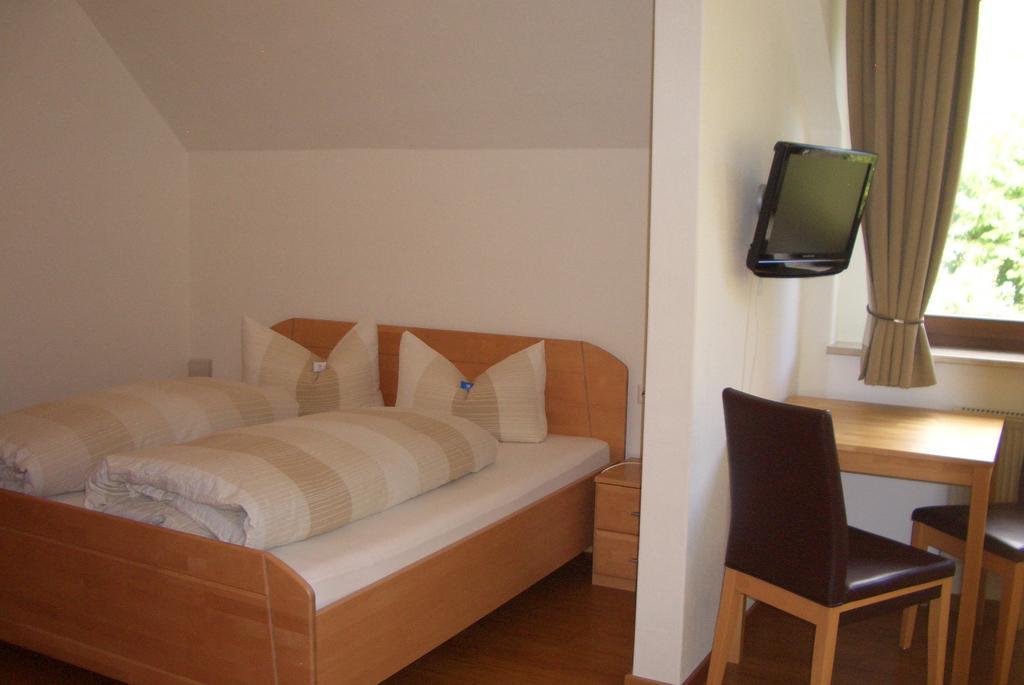 Gaestehaus Weberskirch Ernst Pokoj fotografie